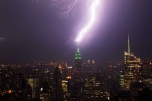 lightning strikes the empire state building.jpg